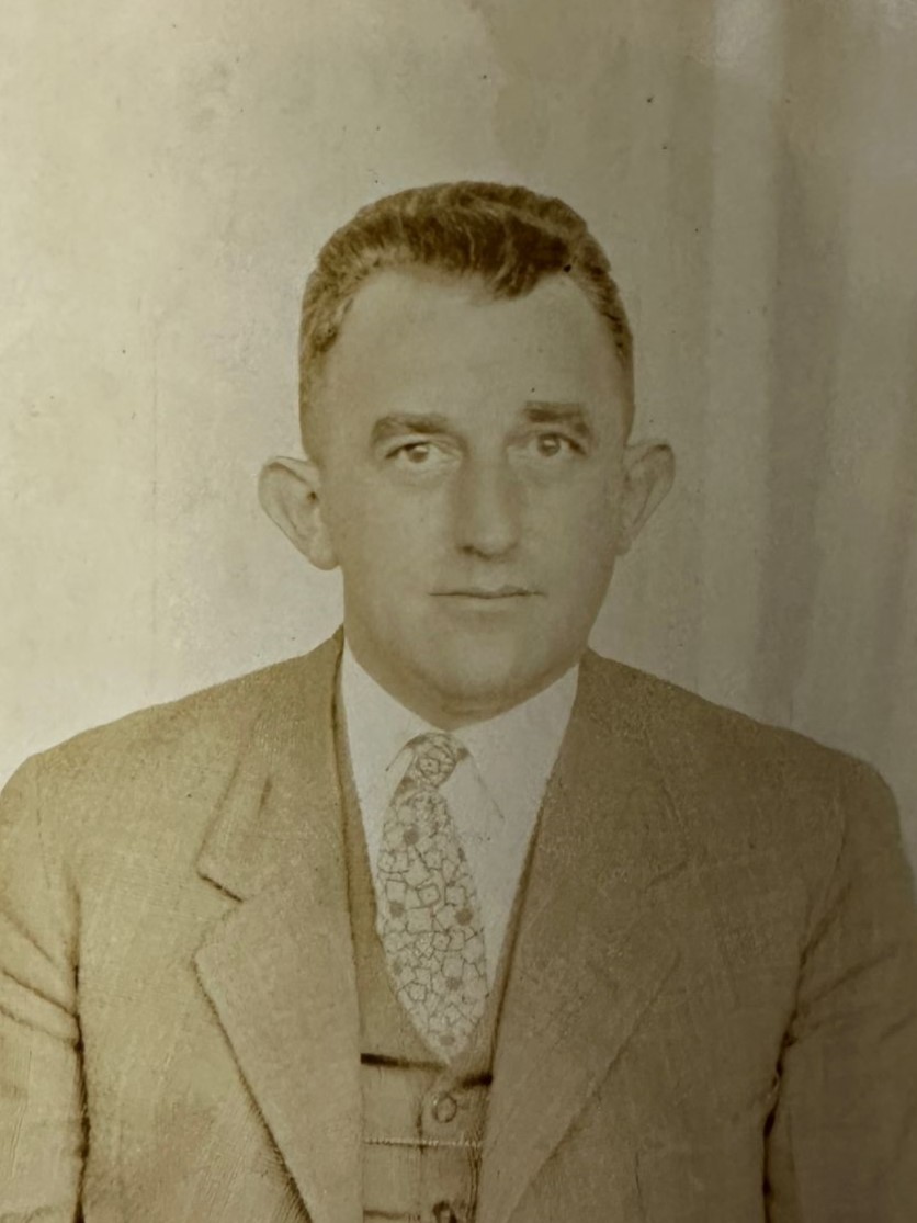 Dr. Lee Smith